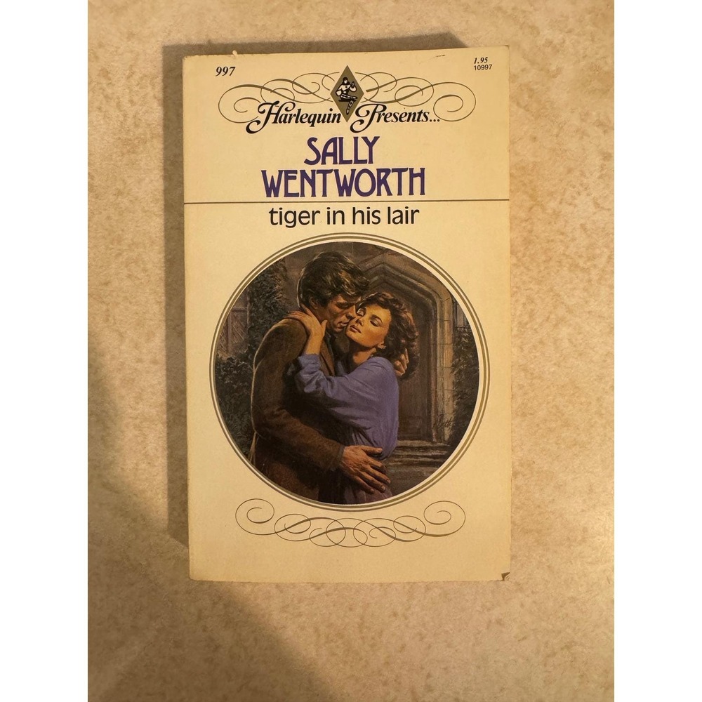 Sally Wentworth Tiger in His Lair Harlequin Presents 997‎ Paperback 1987 Vintage